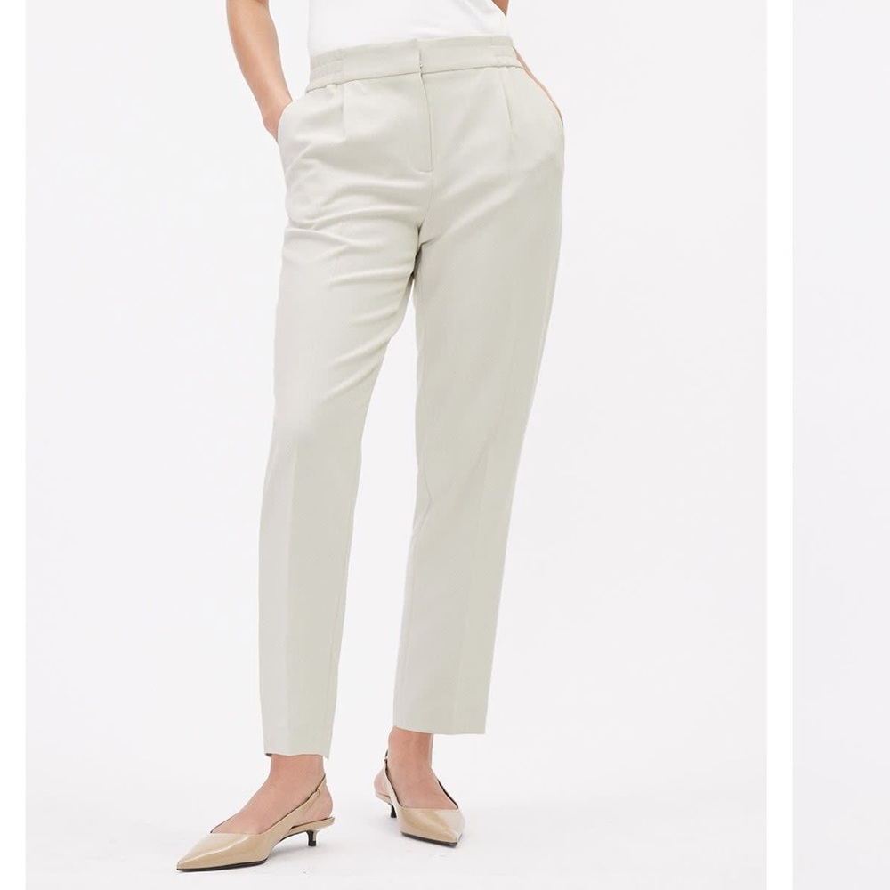 Like New RW & CO mid rise straight leg jogger pants